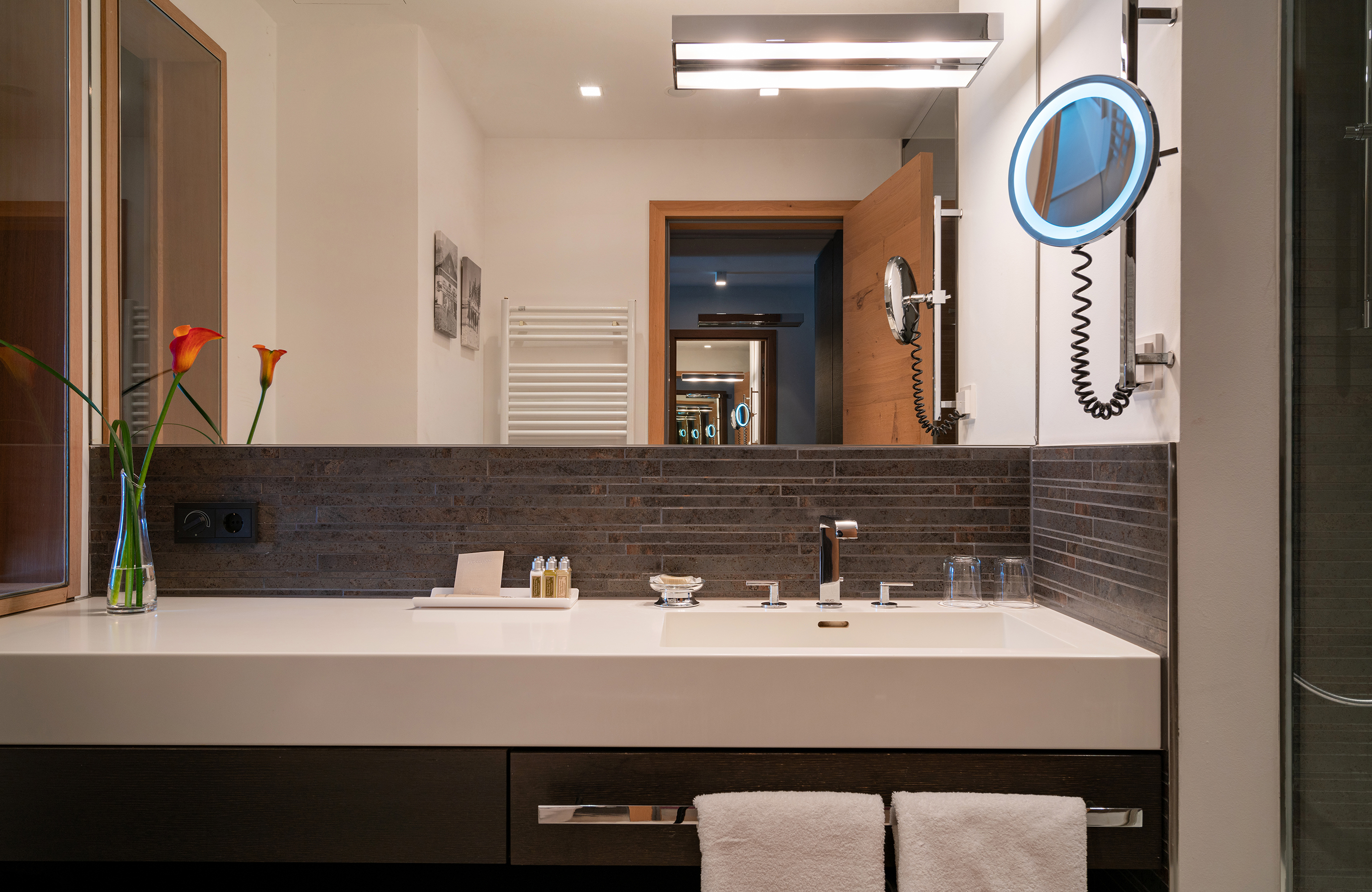 slider-haus-wallberg-doppelzimmer-seeblick-bad