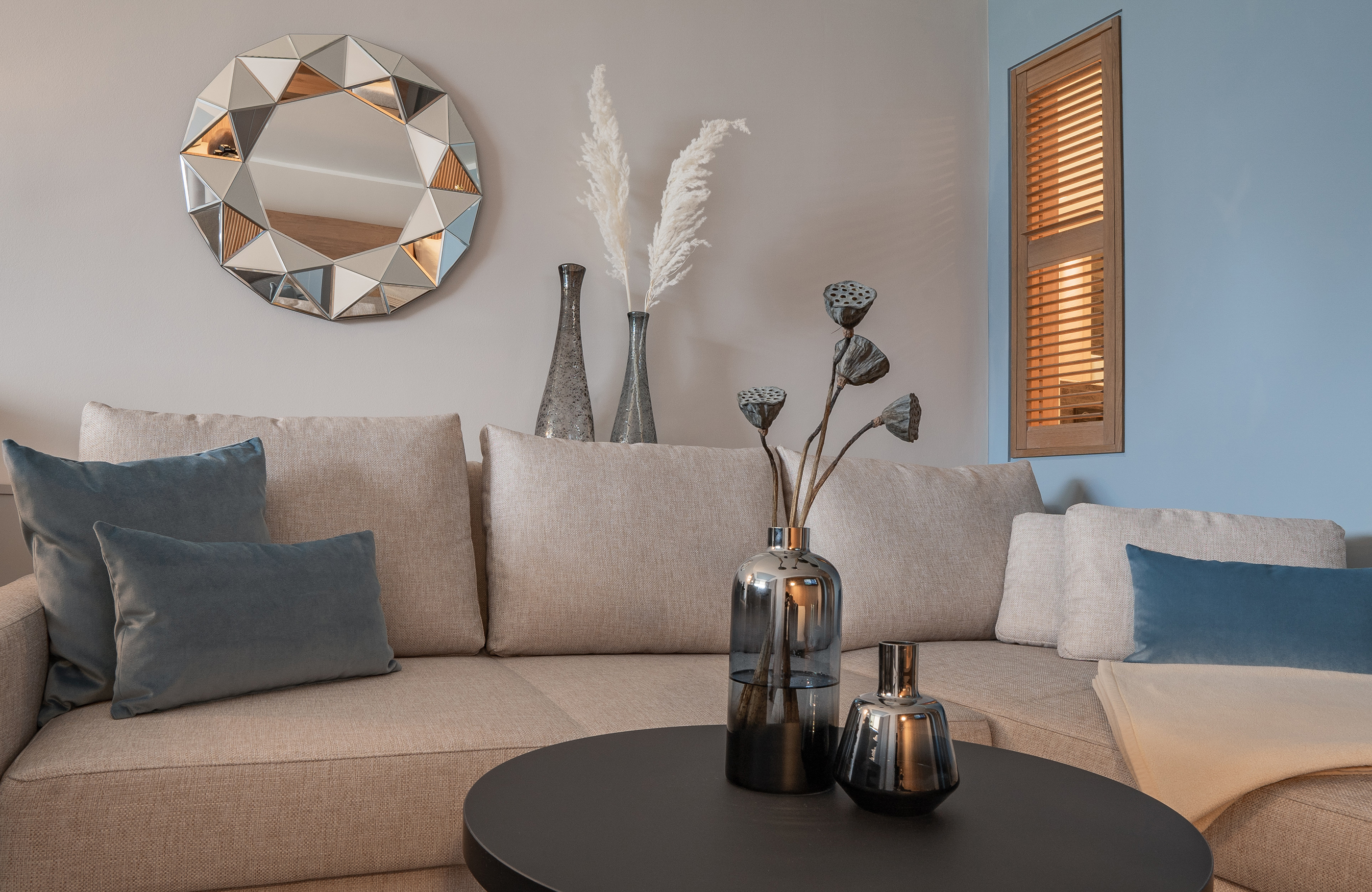 slider-haus-wallberg-doppelzimmer-seeblick-couch