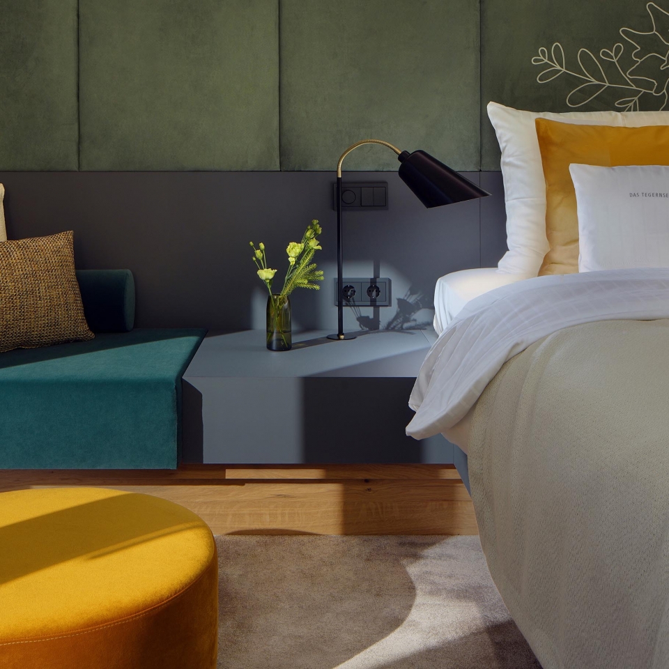 deluxe-doppelzimmer-bergblick-wohnraum